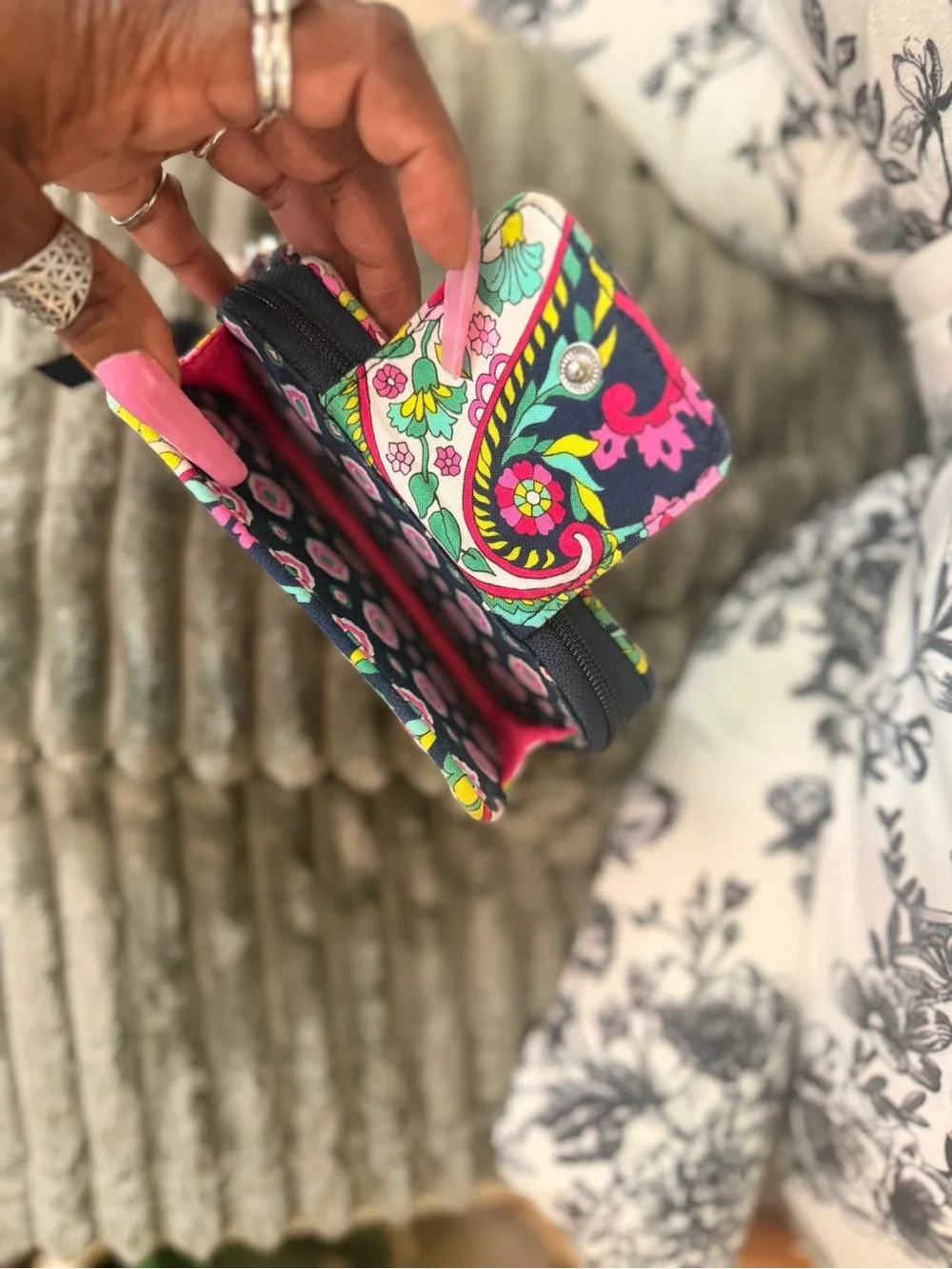 Vera Bradley Floral Zip Around Wristlet Wallet Card Holder